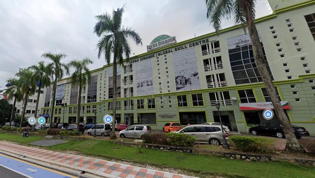 Facing Mainroad, 5 Storey Shop, Persiaran Damai Seksyen 11 Shah Alam 1