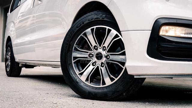Hyundai GRAND STAREX EXECUTIVE 2.5L L.SEAT 2019 - 5