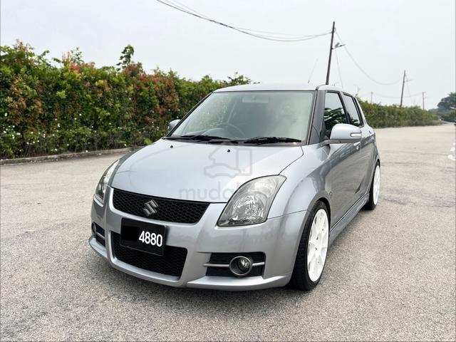 2011 Suzuki Swift 1.5 GLX Facelift ZC21 (A) - 1
