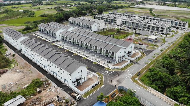 MURAHH 3 Storey Terrace, Koi Park, Antara Gapi, Serendah, Selangor 1