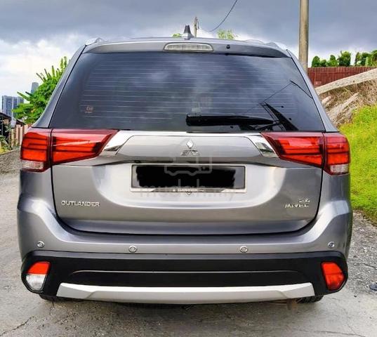 2017 Mitsubishi OUTLANDER 2.4🔥 WARRANTY 🔥NEW 🔥 - 4