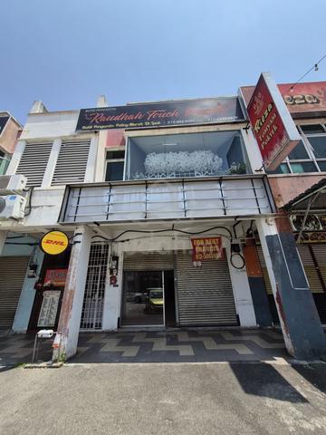 Excellent Location Shoplot in Station 18 for Rent 1