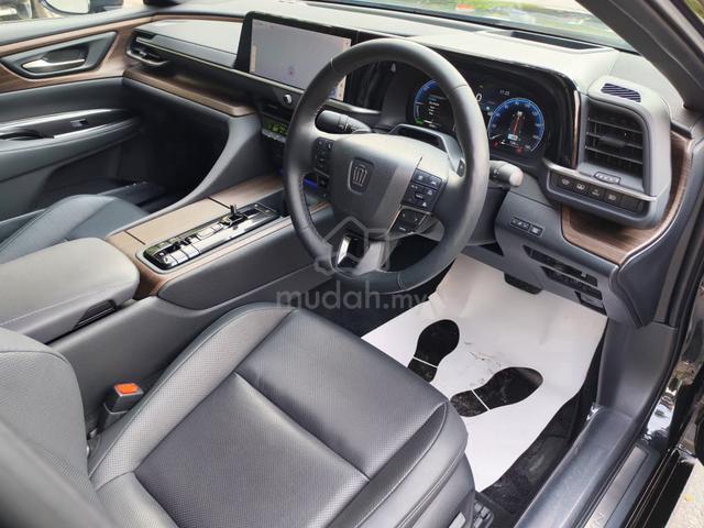 2023 Toyota CROWN 2.5 Z-SPEC BLACK PKG HEV SEDAN - 4