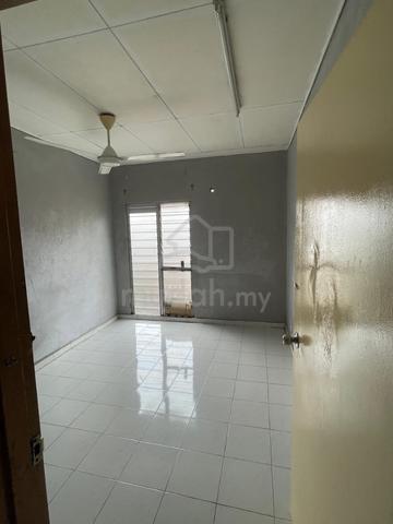Pangsapuri Cempaka (Bukit Puchong 2) 1