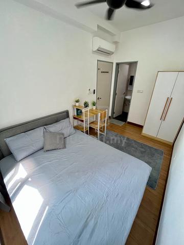 Premium Female Master Room in Pinnacle Sri Petaling ✨ 1