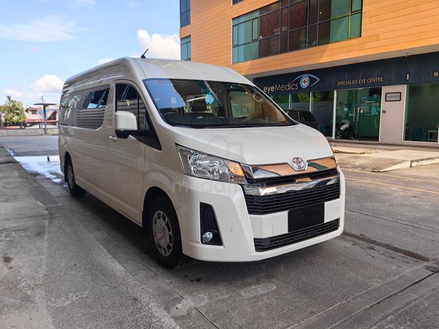 14 Seater Toyota HIACE 2.8 SLWB WINDOW VAN - 2