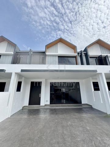 RUMAH SEWA Double Storey Serenia City (Anisa) Kota Warisan Sepang 1