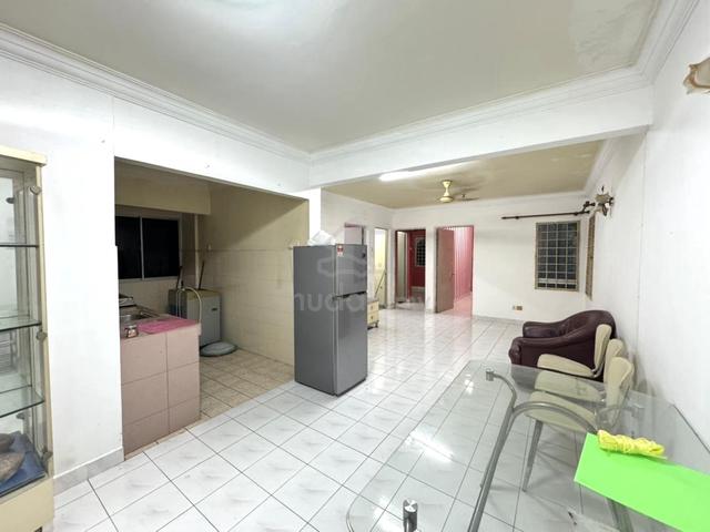 saujana apartment 1