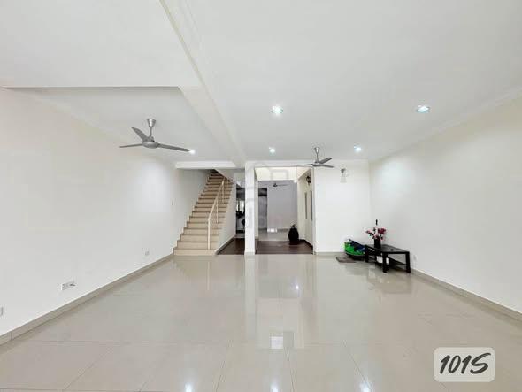 Taman Bayu Tinggi Facing Open Limited Super Duper Long House 1
