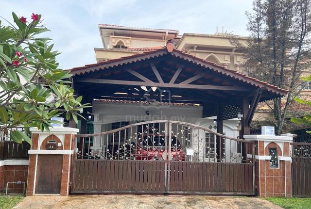 FULLY RENOVATED 2.5 Storey Semi D, D'Kayangan, Seksyen 13, Shah Alam 1