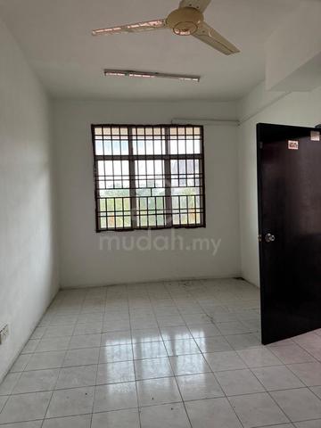 Summer Park Townhouse @ Seri Alam 1