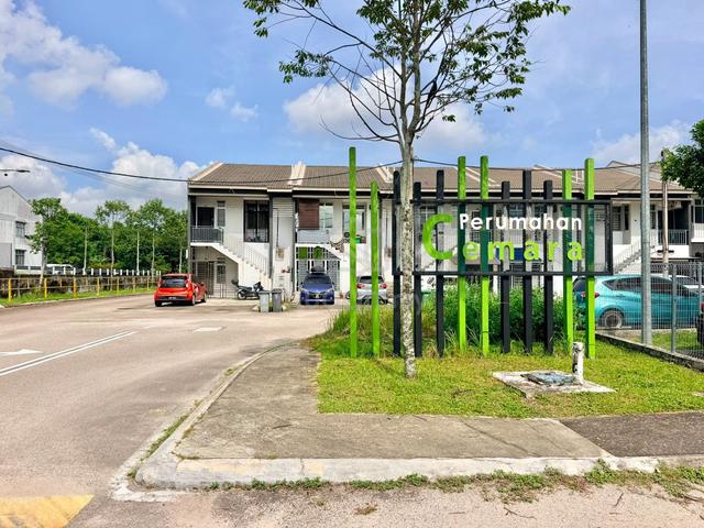 Townhouse Taman Kempas Utama Johor Bahru Available for Sale 1