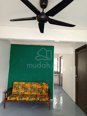 Flat Taman Ungku Tun Aminah 1