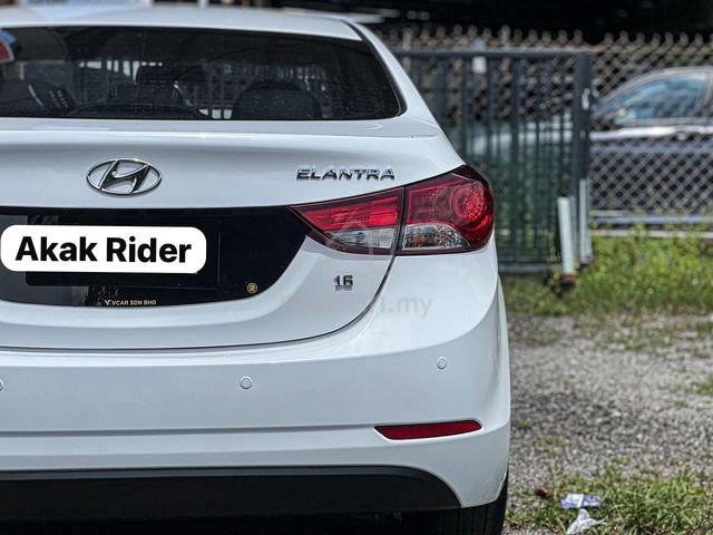 2015 Hyundai ELANTRA 1.6 ELEGANCE FACELIFT (A) - 3