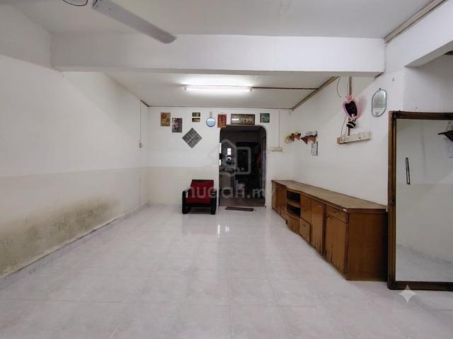 Double storey low cost /Taman sri jaya 1