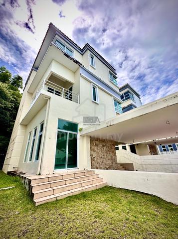 Sea-View Bungalow in Ferringhi Heights Gated Community. 1