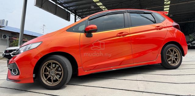 Honda Jazz 1.5 V 2015 One Owner Full Jajan - 5