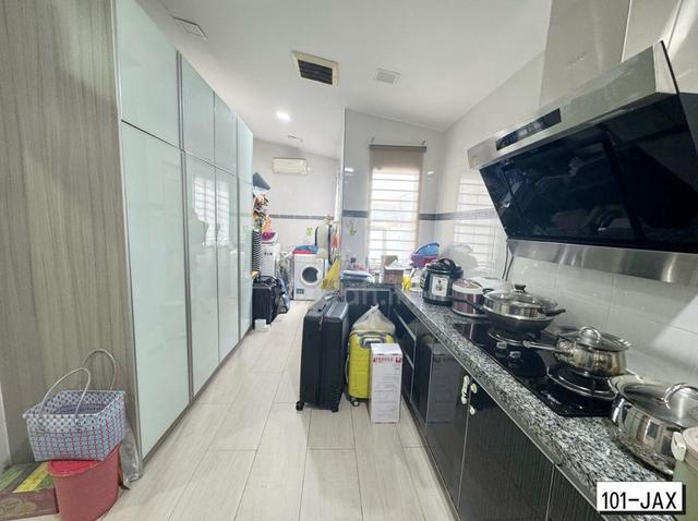 Partial Furnished Renovated Aman Perdana Kapar 1 Sty Semi D House 1