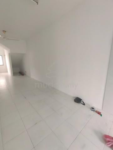 The Lake Residence townhouse in Taman Putra Perdana 1