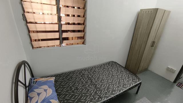 Bilik Utk Perempuan Pangsapuri Aman Perdana, Klang 1