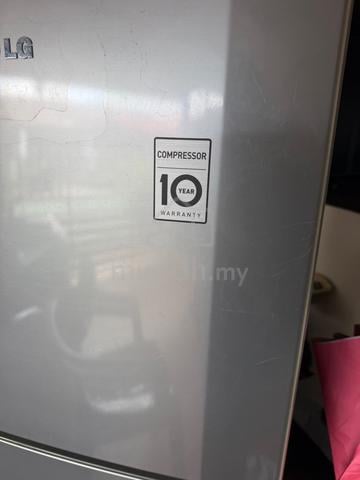 Refrigerator - photo 3 of 5