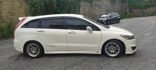2011 Honda STREAM 1.8 i-VTEC FACELIFT (A) - 1