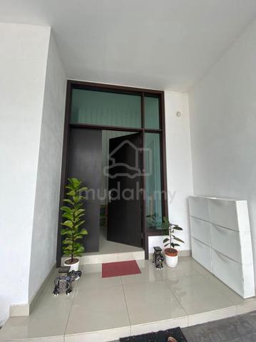 Freehold 3 Storey Semi-D Garden Residence, Cyberjaya, Selangor 4