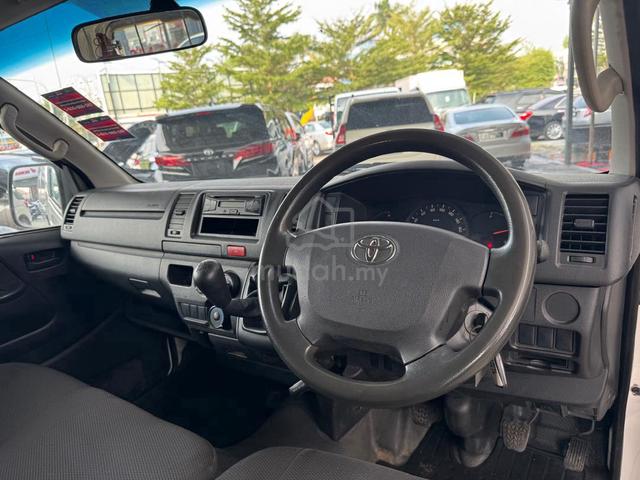 2020 Toyota Hiace Panel Van (M) Boleh Loan - photo 4 of 6