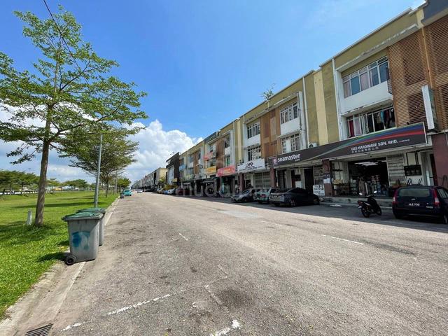 3 Storey Shoplot @ Sierra Perdana For Sale 2