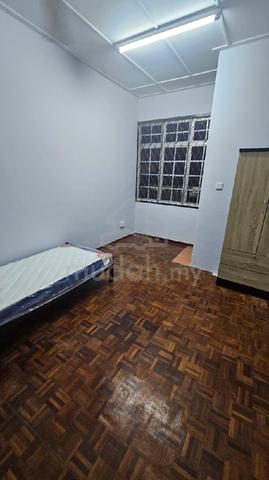 Hostel Rooms for Rent 1