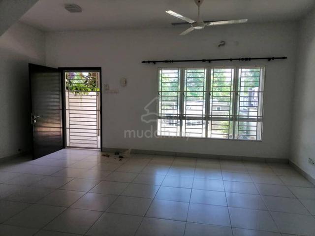 Rafflesia,Taman Pelangi,Semenyih,2storey Refurbish new paint for sale 1