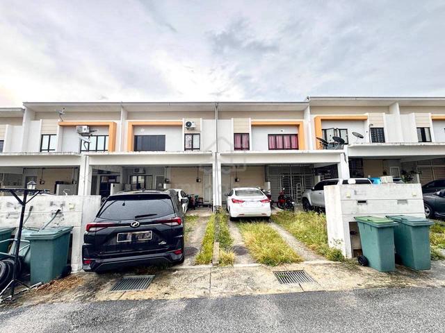 FULL LOAN | TERMURAH! Townhouse Villa Kesuma, Semenyih 1