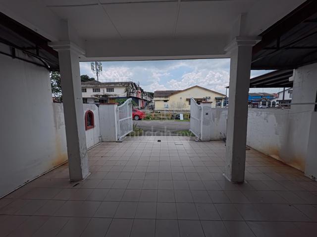 Taman University Jalan Kemuliaan, Single Storey House For Rent 1