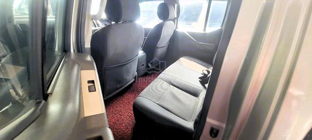 NISSAN NAVARA 2.5 AT CALIBRE 4X2 LIKENEW CONDITion - 4