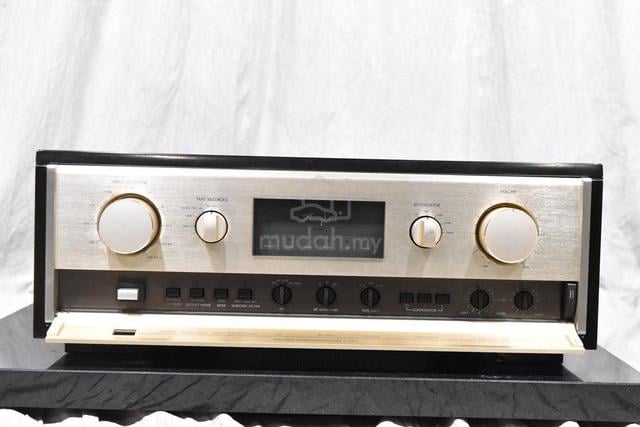 Accuphase C-280V Preamplifier - photo 2 of 5
