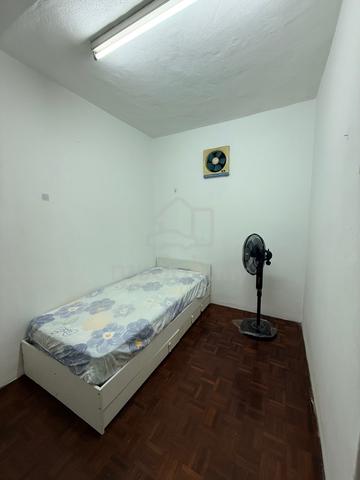 Medium Room Desa Setapak 1