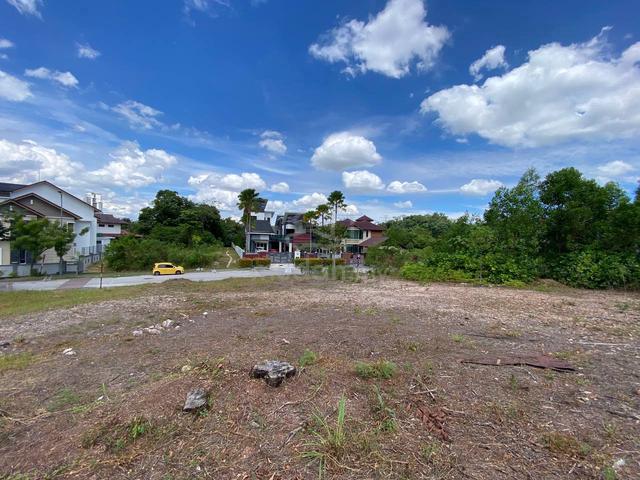 GATED & GUARDED Bungalow Lot Putra Hill Residence Bandar Seri Putra 1