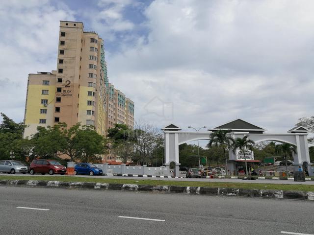Single Room| PUNCAK JALIL • EQUINE PARK • LESTARI PERDANA 1