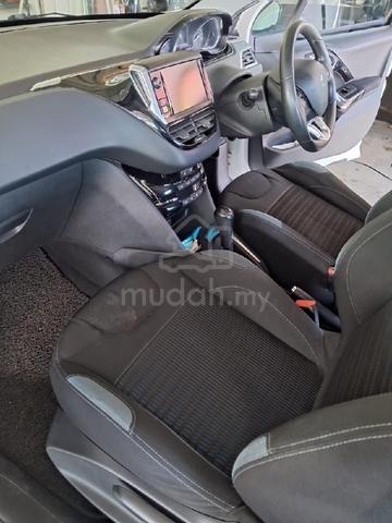 2014 Peugeot 208 1.6 VTi ALLURE (A) - 5