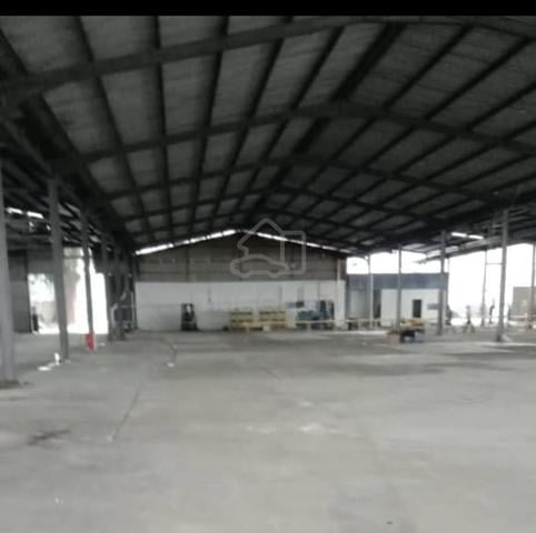 50,000sf built up, 25ft ceiling height, With OC Bakar Arang 1