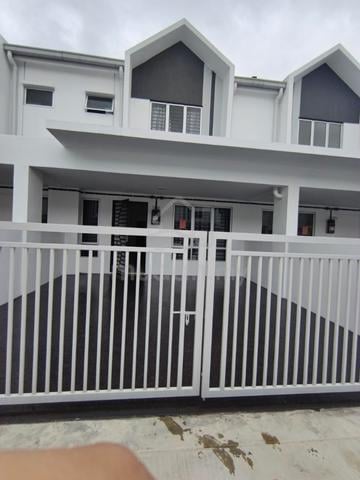 Rumah Teres 2 Tingkat 4Bilik Untuk Disewa@EKA HEIGHTS 1