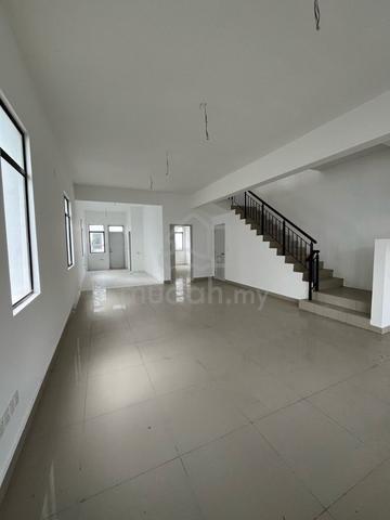 RM100K Below Bank Value Brand New Double Storey End Lot Meridin East 1