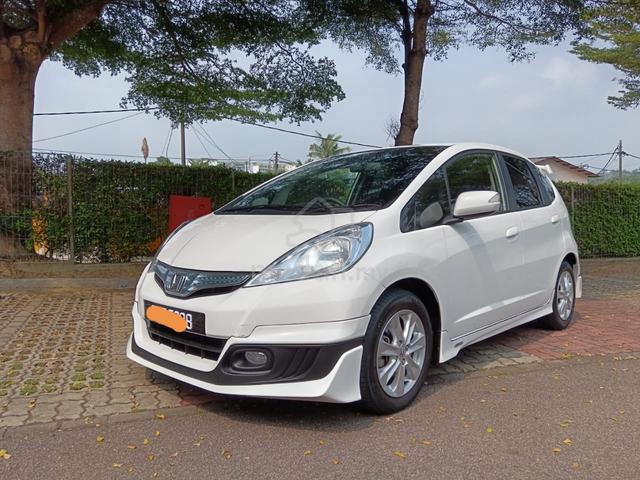 2014 Honda JAZZ 1.3 HYBRID FACELIFT (A) - 1