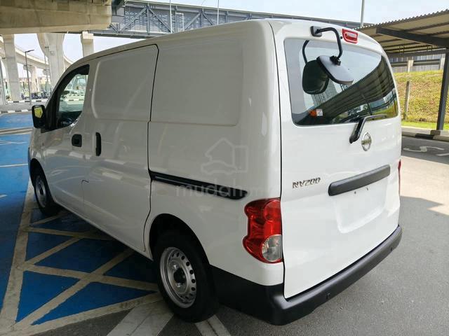 2022 Nissan NV200 1.6 (M) Panel Van - 4