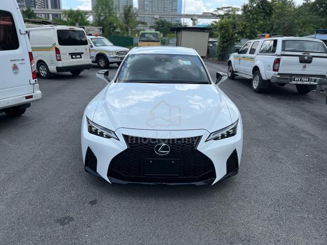2023 Lexus IS300 2.0 F-SPORT / 5A / 13k km / NEW - 2