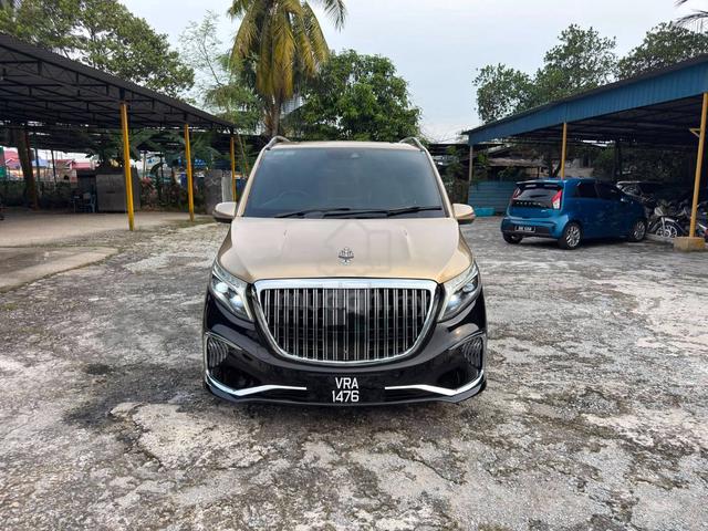 2016 Mercedes Maybach V250 Extended Long Wheel - 3