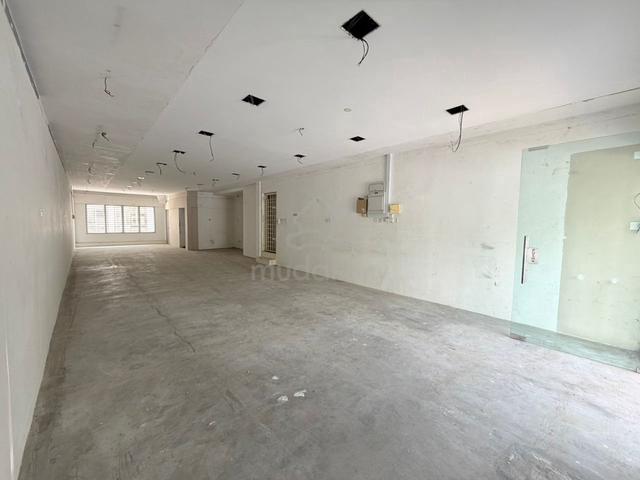 Puchong Ground Floor Shop For Rent Opposite IOI Mall Facing Main Road 1