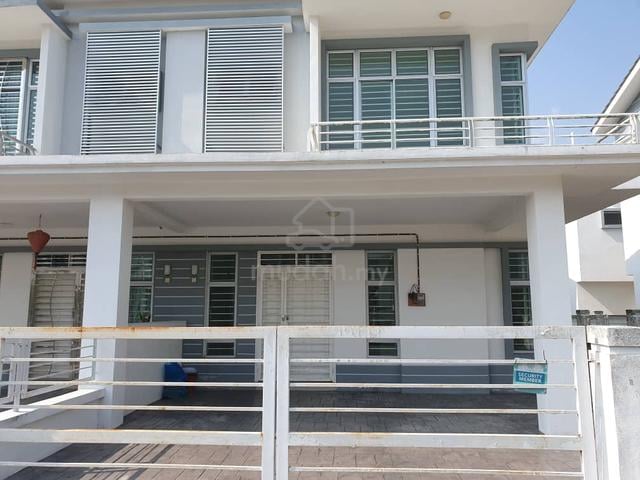 Semi-D Cluster 2 Tingkat, SP10 Bandar Saujana Putra. Cheapest Unit. 1