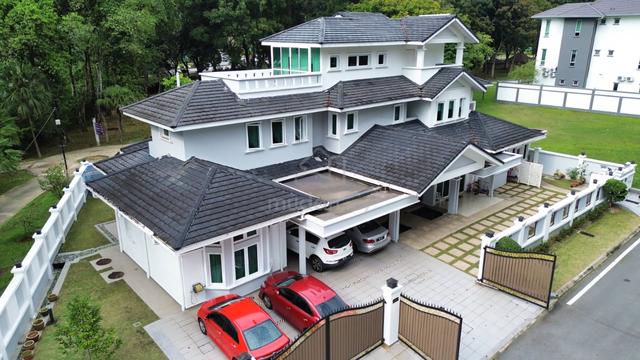 Beautiful & Exclusive 2.5 Storey Bungalow, Seksyen 10 Shah Alam 1