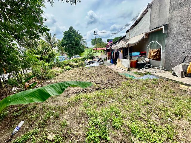 Taman Sri Serdang, Seri Serdang single storey Corner Unit for sale 1